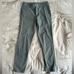 10/10 condition lululemon commission woven air slim fit pant 32x32 olive